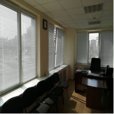 Завжди можливо згадати про горізонтальні жалюзи. Завжди можливо згадати про горізонтальні жалюзи.